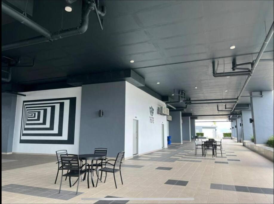 Attractive 3 Bedroom Condo With Pool-D Raudhah Homestay Kajang Bagian luar foto