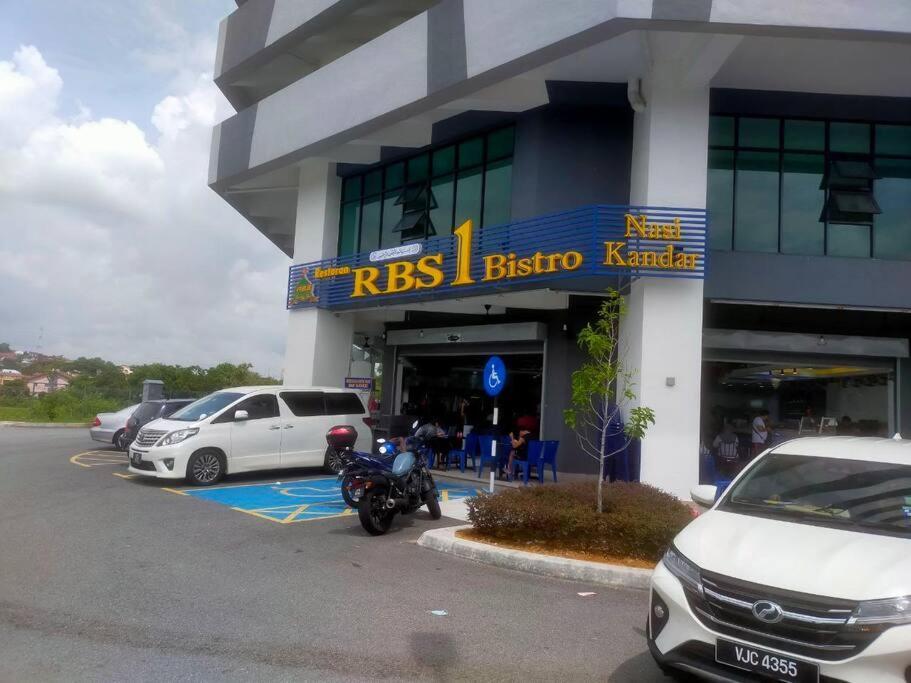 Attractive 3 Bedroom Condo With Pool-D Raudhah Homestay Kajang Bagian luar foto